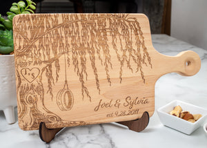 his 9th anniversary Willow Tree gift set boasts a tire swing, cutting board, and personalized gift, and is ideal for weddings, anniversaries, or Christmas. Carefully crafted with the highest quality materials, this set is guaranteed to create a stunning display that stands the test of time.
